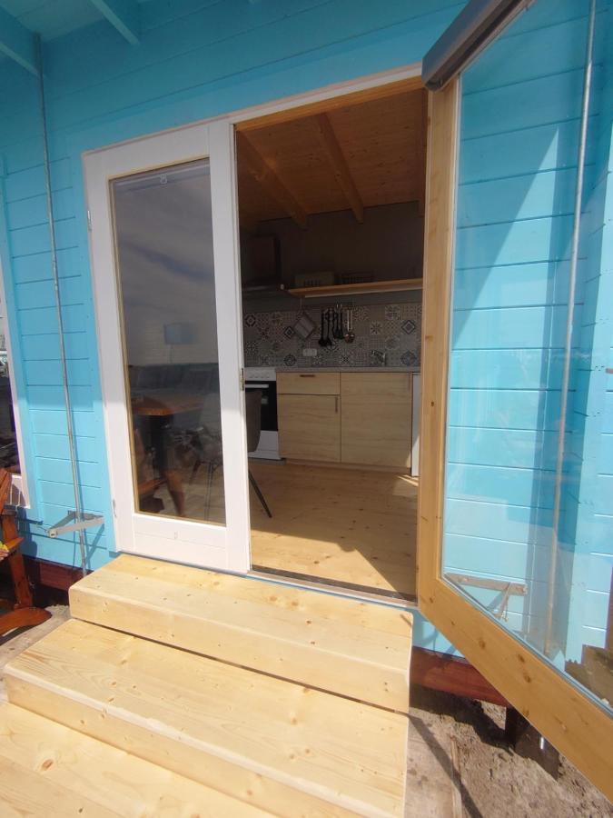Waterhuisjes Op De Pier Van Lauwersmeerplezier! Lauwersoog Exteriér fotografie